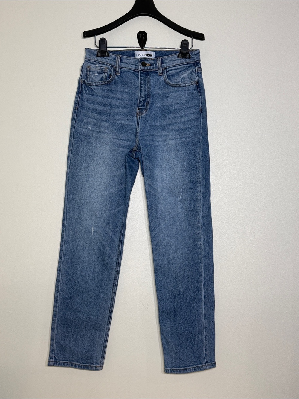 Fashion Nova Women's Straight Leg Jeans in Medium Blue Wash | Size 5